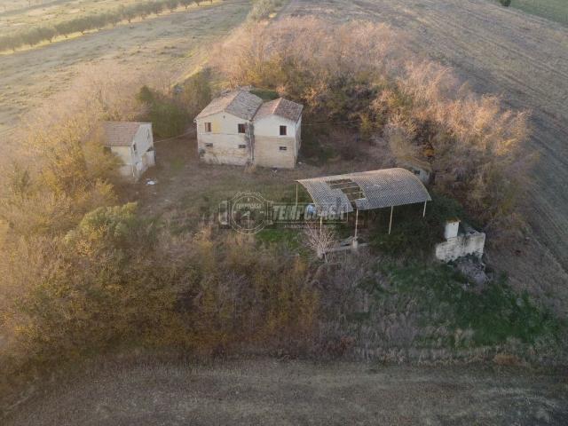 Rustico in vendita a Contrada Sant'Agostino, Marche