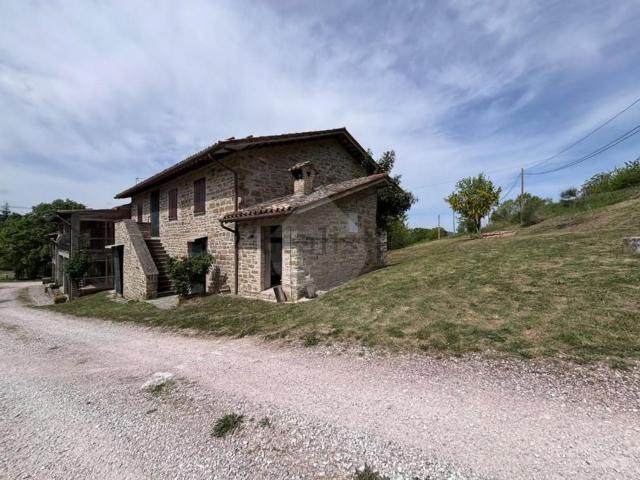 Rustico in vendita a Gubbio, Umbria