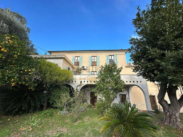 Rustico in vendita a Toirano, Liguria