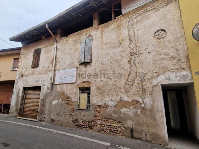 Rustico in vendita a Calvenzano, Bergamo
