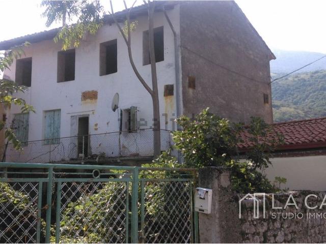 Rustico in vendita a Montereale Valcellina, Friuli-Venezia Giulia