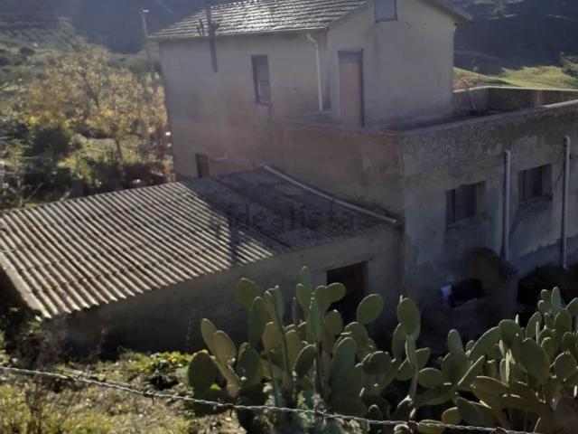 Rustico in vendita a Borgo Palo, San Cataldo