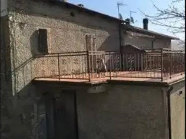 Rustico in vendita a Unione dei comuni del Distretto Ceramico, Montefiorino