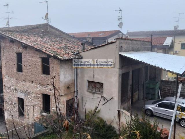 Rustico in vendita a Lonato, Lombardia