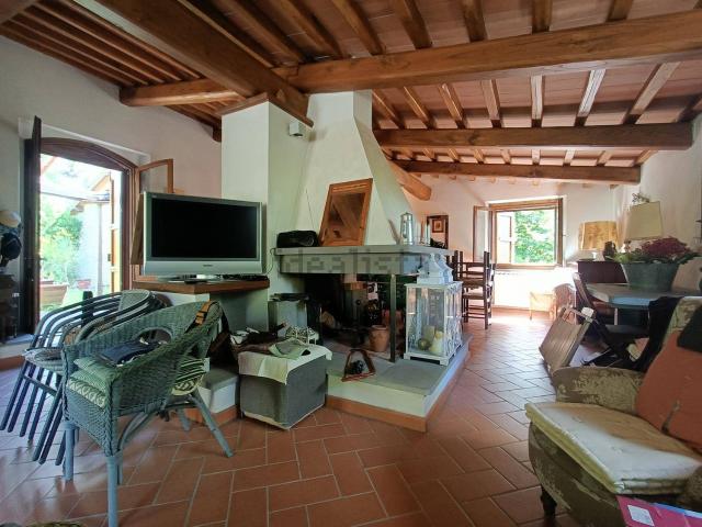Rustico in vendita a Unione di Comuni Valdarno e Valdisieve, Pontassieve