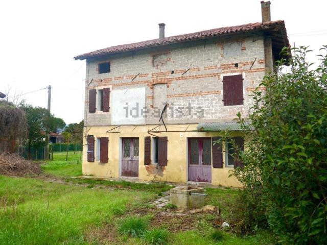 Rustico in vendita a Valvasone, Friuli-Venezia Giulia