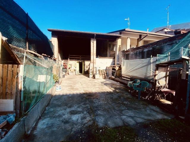 Rustico in vendita a Ghedi, Lombardia