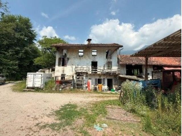 Rustico in vendita a Feltre, Veneto