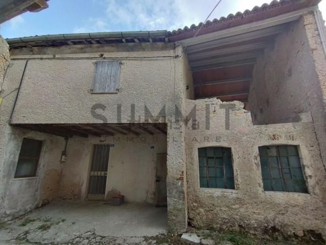 Rustico in vendita a Schio, Veneto