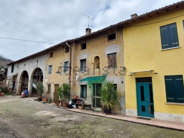 Rustico in vendita a Isola Vicentina, Veneto