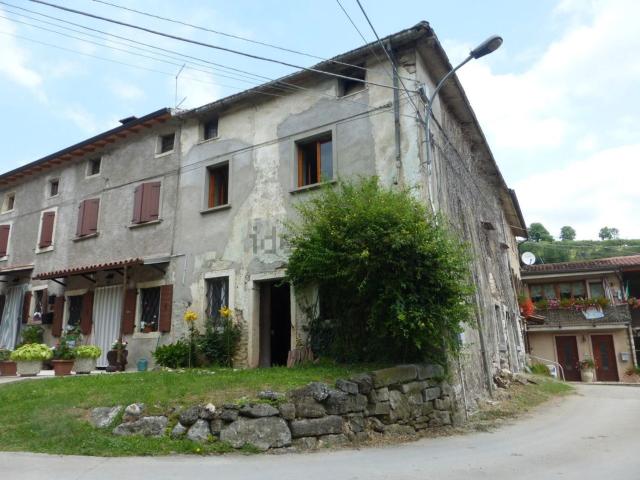 Rustico in vendita a Badia Calavena, Veneto