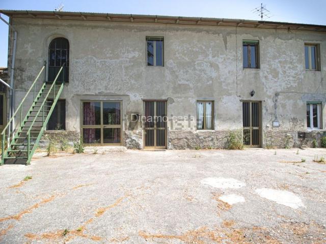 Rustico in vendita a Prato, Toscana