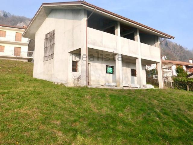 Rustico in vendita a Clauzetto, Friuli-Venezia Giulia