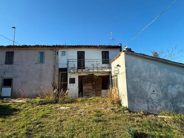 Rustico in vendita a San Clemente, Rimini