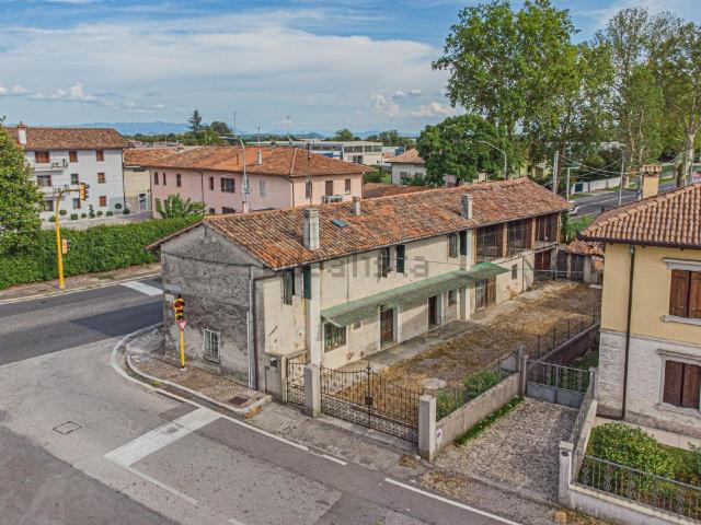 Rustico in vendita a Cussignacco / Cussignà, Udine / Udin