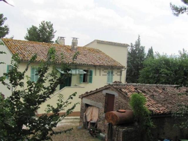 Rustico in vendita a Arcevia, Ancona