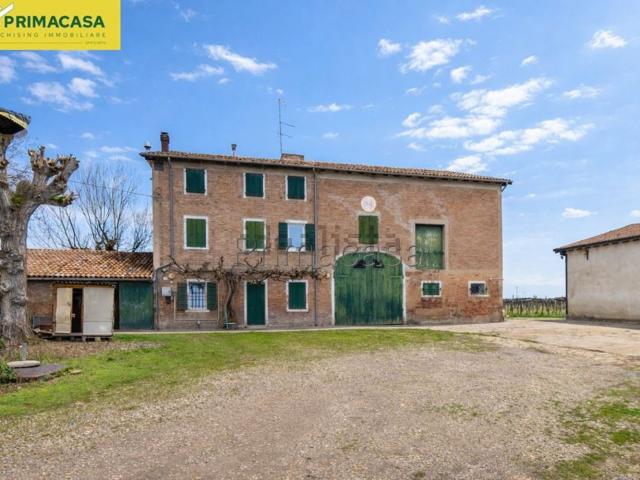 Rustico in vendita a Unione delle Terre d'Argine, Carpi