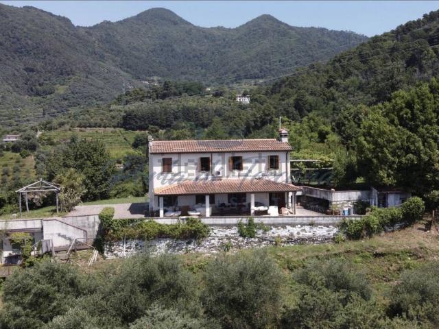 Rustico in vendita a Solaio, Tonfano