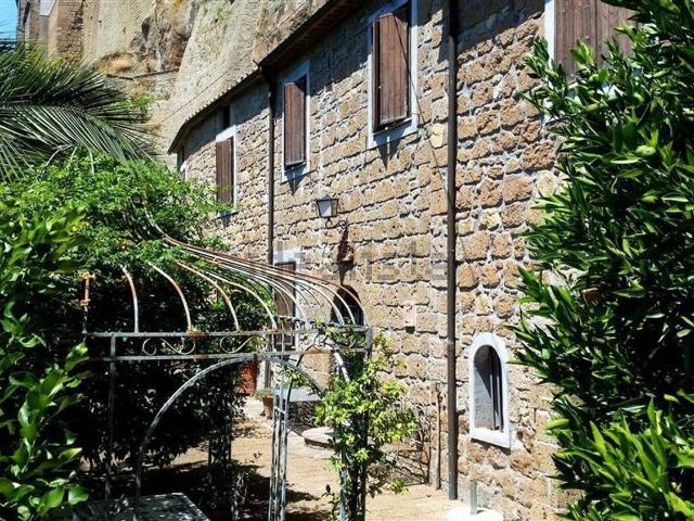 Rustico in vendita a Unione di Comuni Montani Colline del Fiora, Pitigliano