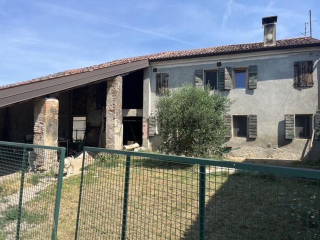 Rustico in vendita a Ronco All'adige, Veneto