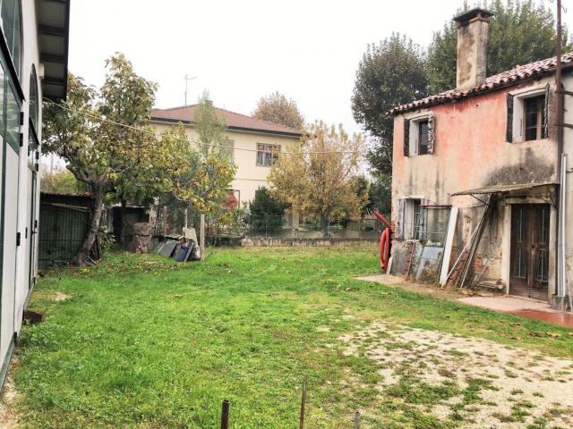 Rustico in vendita a Poiana Maggiore, Veneto