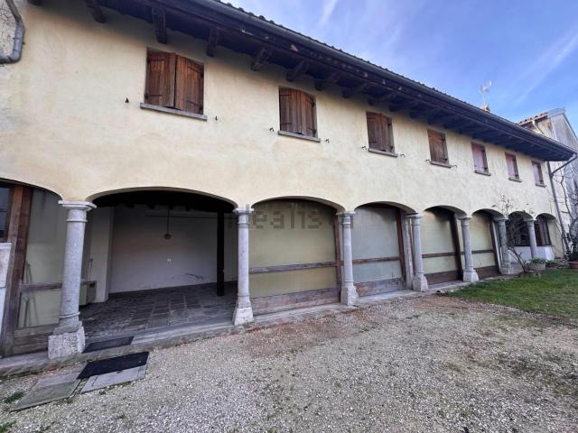 Rustico in vendita a Rivignano Teor / Rivignan Teôr, Rivignano