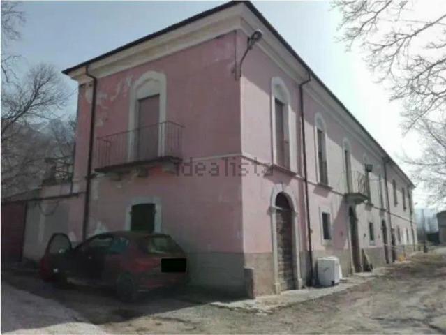 Rustico in vendita a Sulmona, L'Aquila