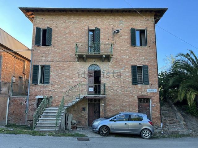 Rustico in vendita a Petrignano, Gioiella