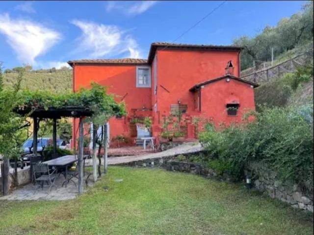 Rustico in vendita a Massarosa, Toscana