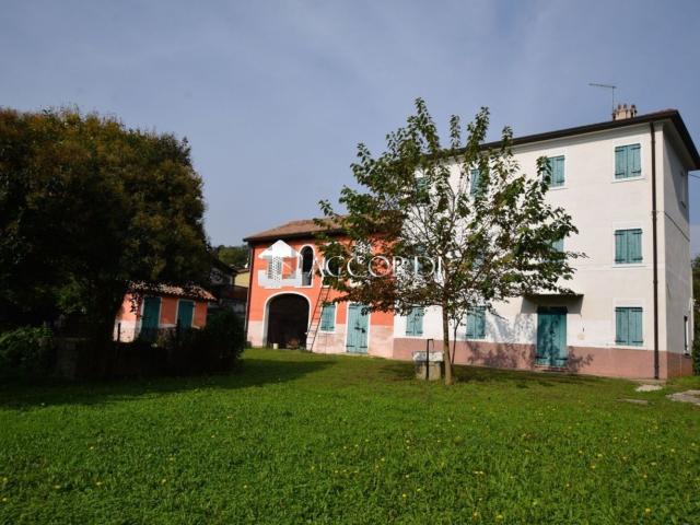 Rustico in vendita a Nervesa Della Battaglia, Veneto
