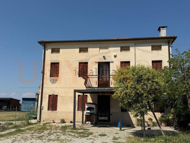 Rustico in vendita a Mestrino, Veneto