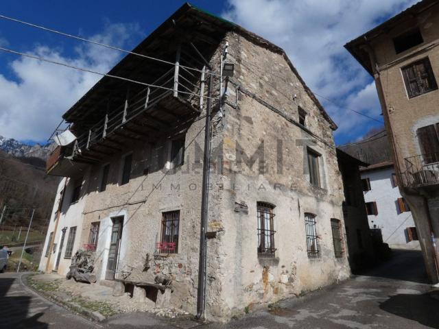 Rustico in vendita a Valli Del Pasubio, Veneto