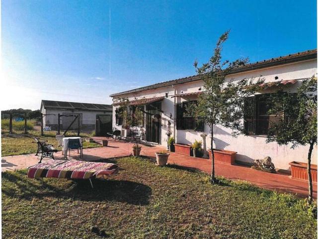 Rustico in vendita a Latina, Lazio