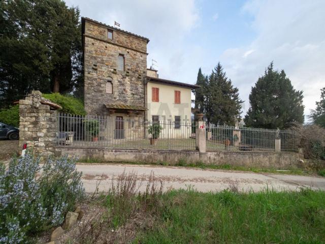 Rustico in vendita a Unione di Comuni Valdarno e Valdisieve, Pontassieve