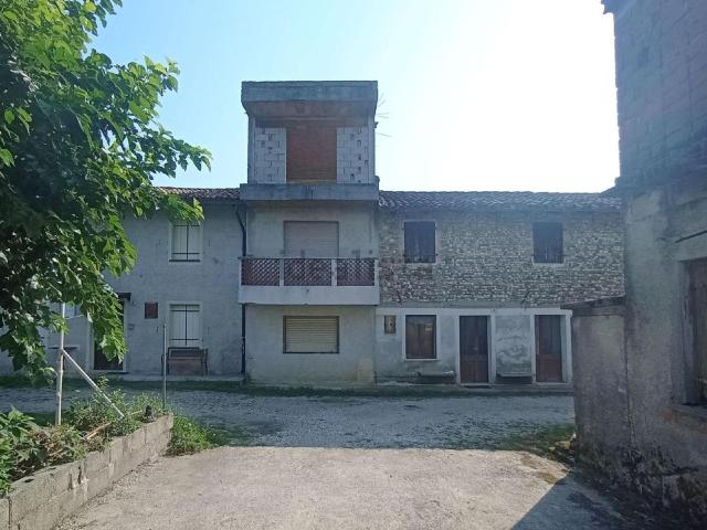 Rustico in vendita a Talmassons, Friuli-Venezia Giulia