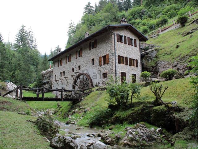 Rustico in vendita a Dorga, Castione Della Presolana