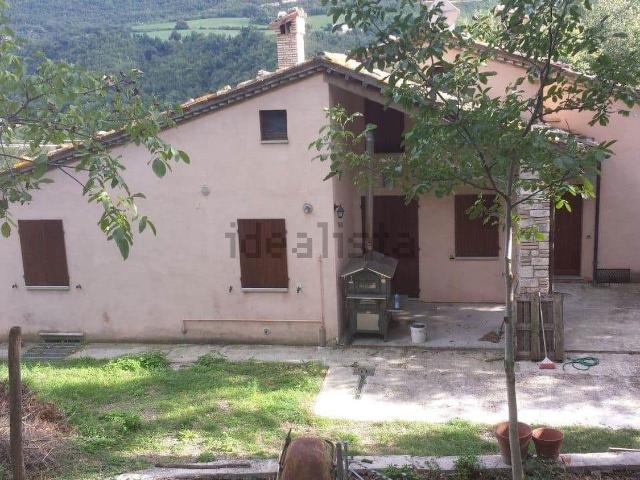 Rustico in vendita a Villa Furlo, Fermignano