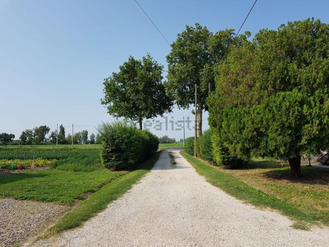Rustico in vendita a Pegognaga, Lombardia