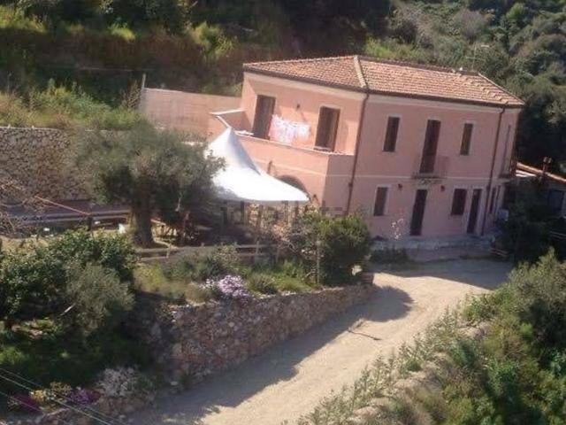Rustico in vendita a Alì Terme, Sicilia