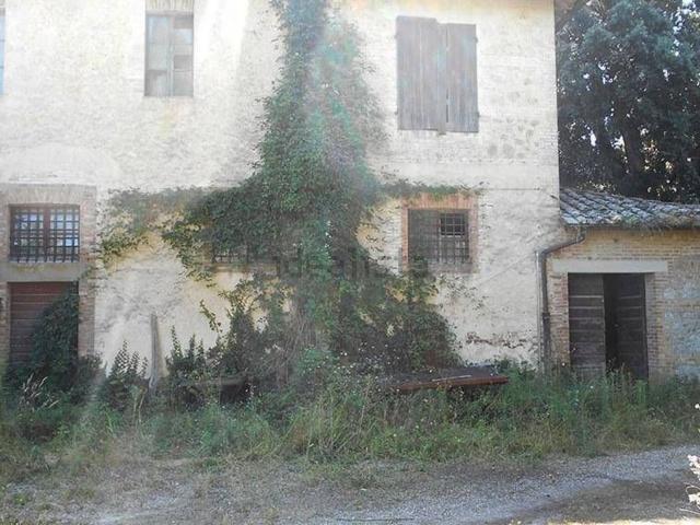 Rustico in vendita a Montalbuccio, Siena