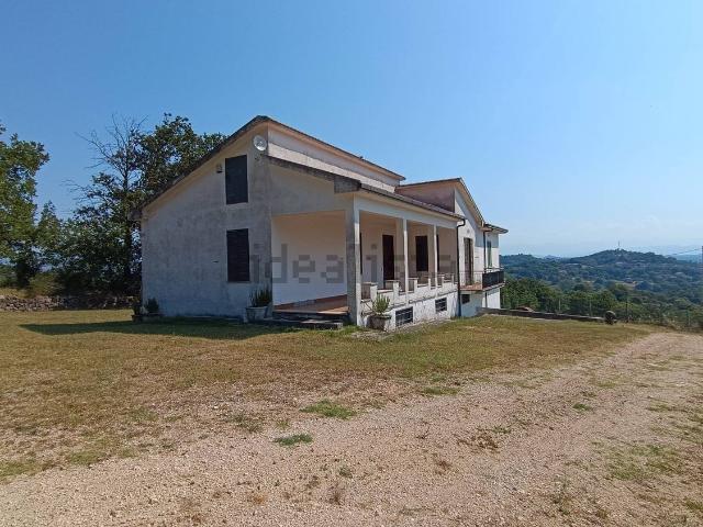 Rustico in vendita a Ceccano, Frosinone