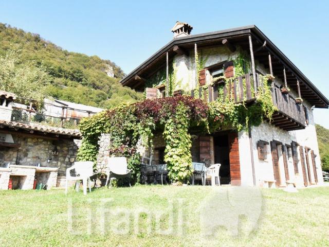 Rustico in vendita a Comunità Montana Parco Alto Garda bresciano, Gargnano