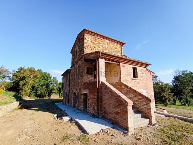 Rustico in vendita a Lucignano, Toscana
