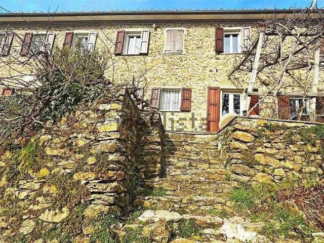 Rustico in vendita a Seravezza, Toscana