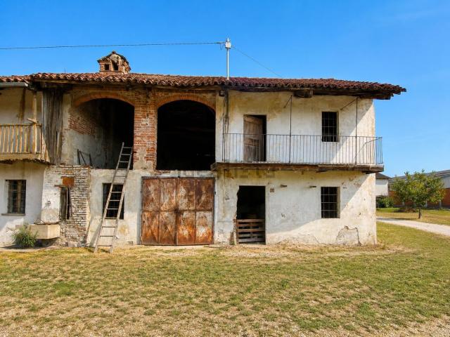 Rustico in vendita a Sommariva del Bosco, Piemonte