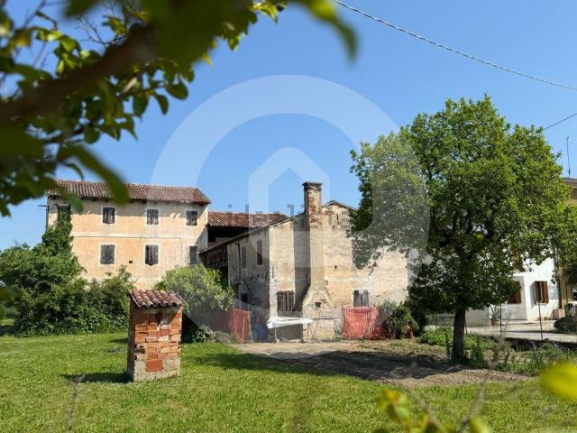 Rustico in vendita a Camposampiero, Veneto