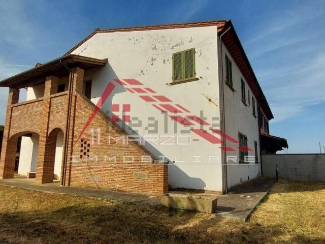 Rustico in vendita a Crespina Lorenzana, Cenaia