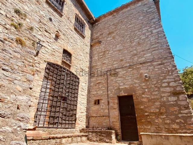 Rustico in vendita a Valtopina, Umbria