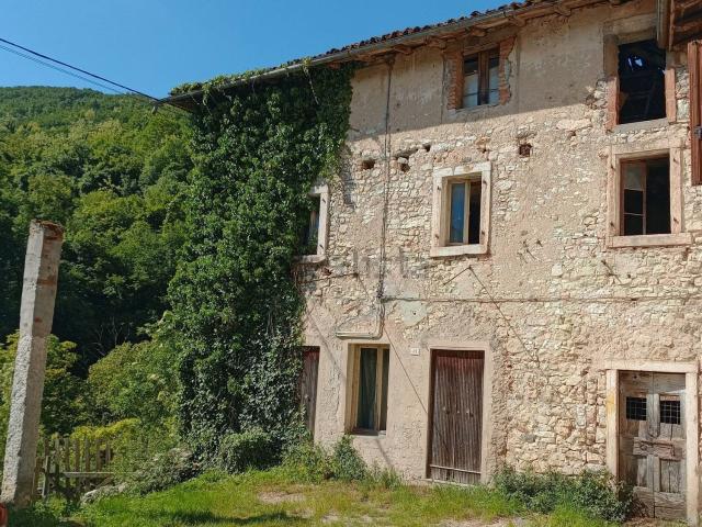 Rustico in vendita a Grezzana, Veneto