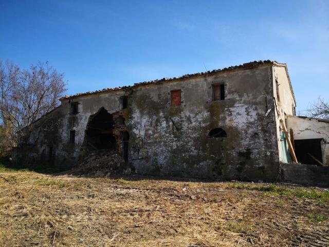 Rustico in vendita a Pirano Alto, Marche